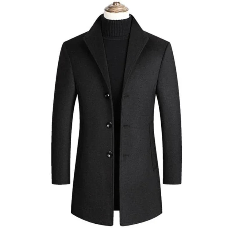 Męski jednorzędowy płaszcz z klapowanym kołnierzem i zapięciem na guziki