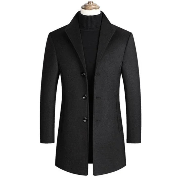 Męski jednorzędowy płaszcz z klapowanym kołnierzem i zapięciem na guziki