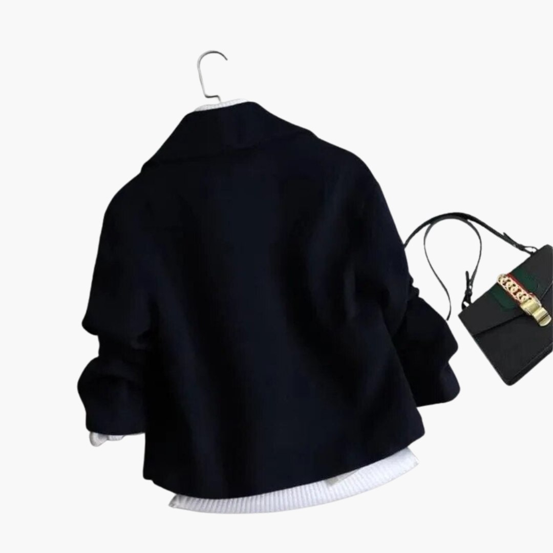 Damska krótka kurtka z szerokim kołnierzem i podwójnym zapięciem na guziki