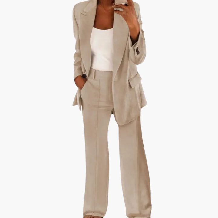 Garnitur damski dwuczęściowy z długą marynarką i szerokimi spodniami